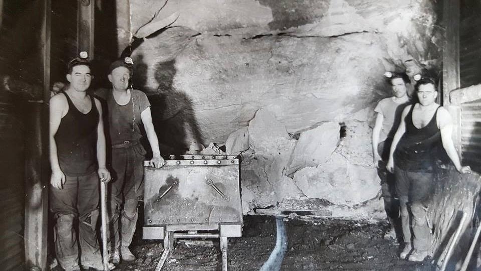 4 Plean Miners with bogey at the coalface.